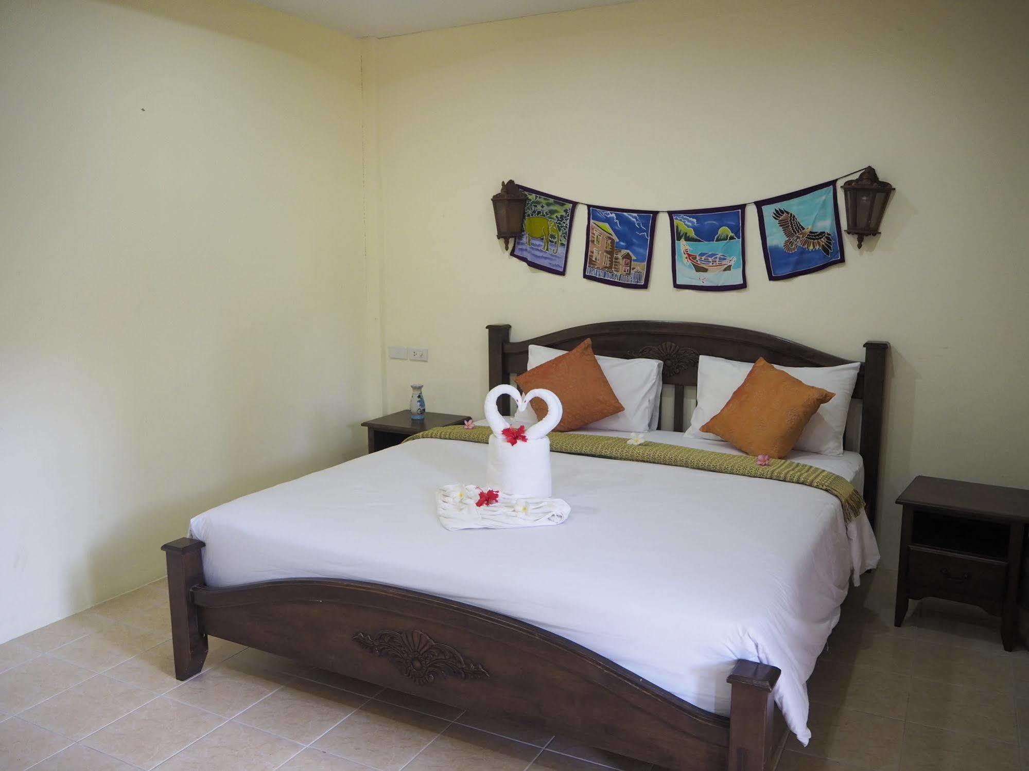 Euro Lanta White Rock Holiday park 3*