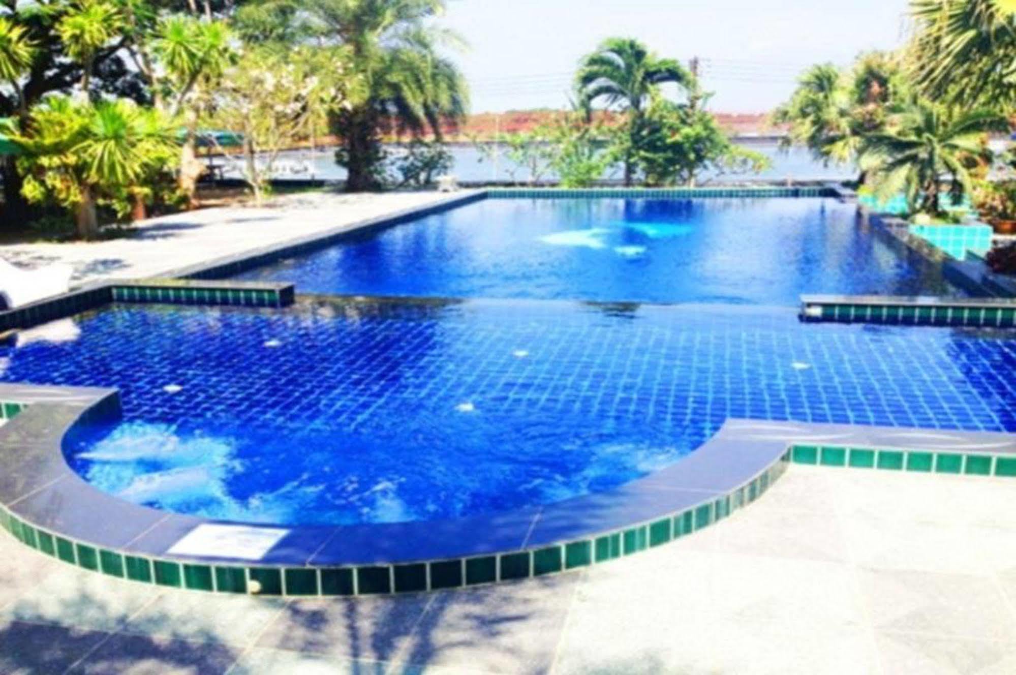 Hotel Sri Phairin 3*