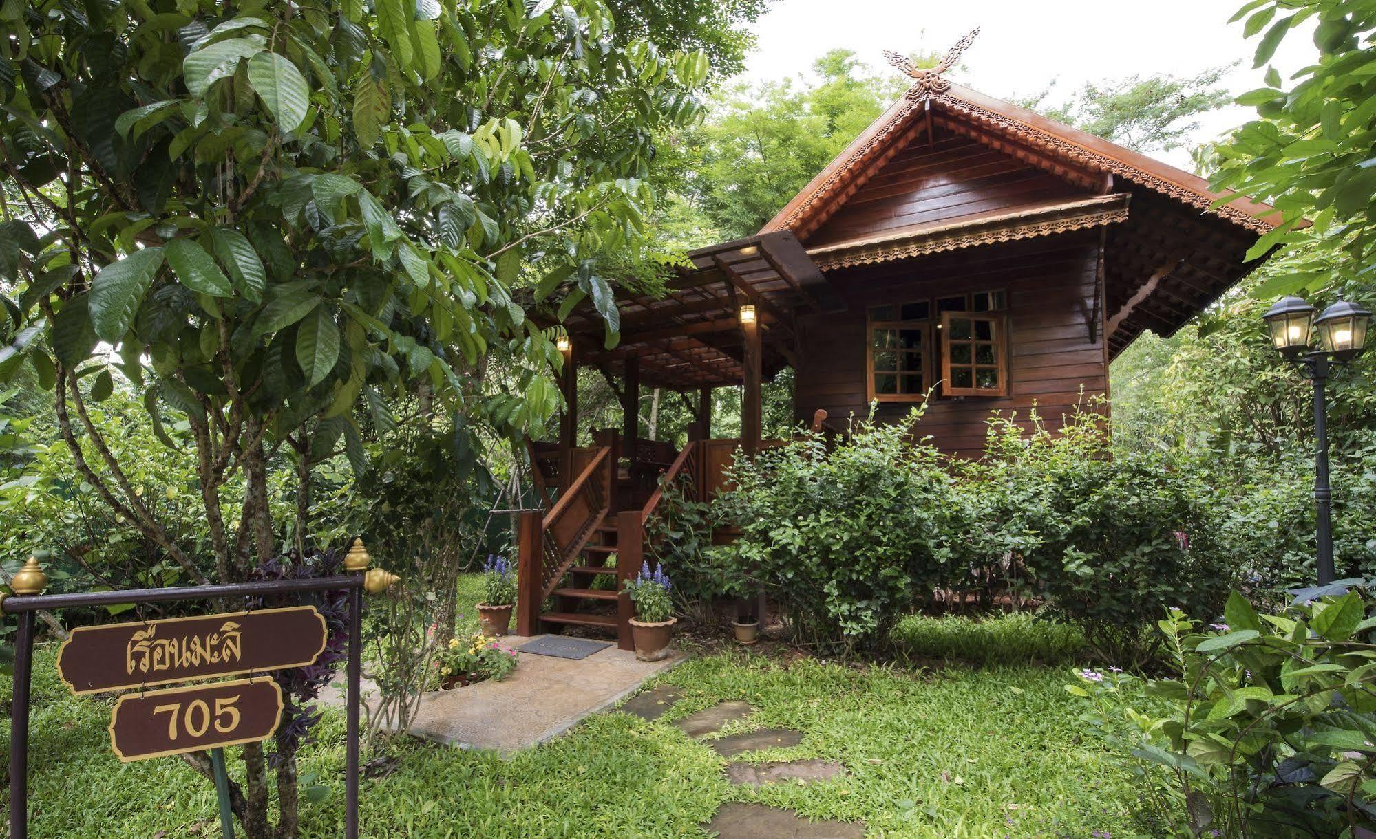 Phuwanalee Resort