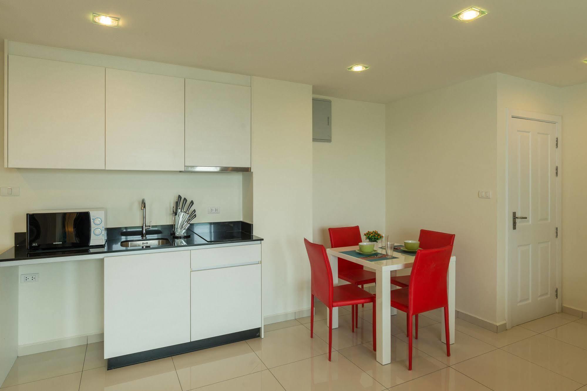 Apartment Art On The Hill By Sunny Rentals