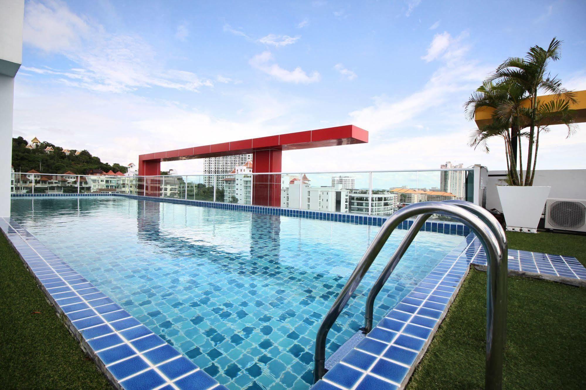 Art On The Hill By Sunny Rentals Apartment Pattaya