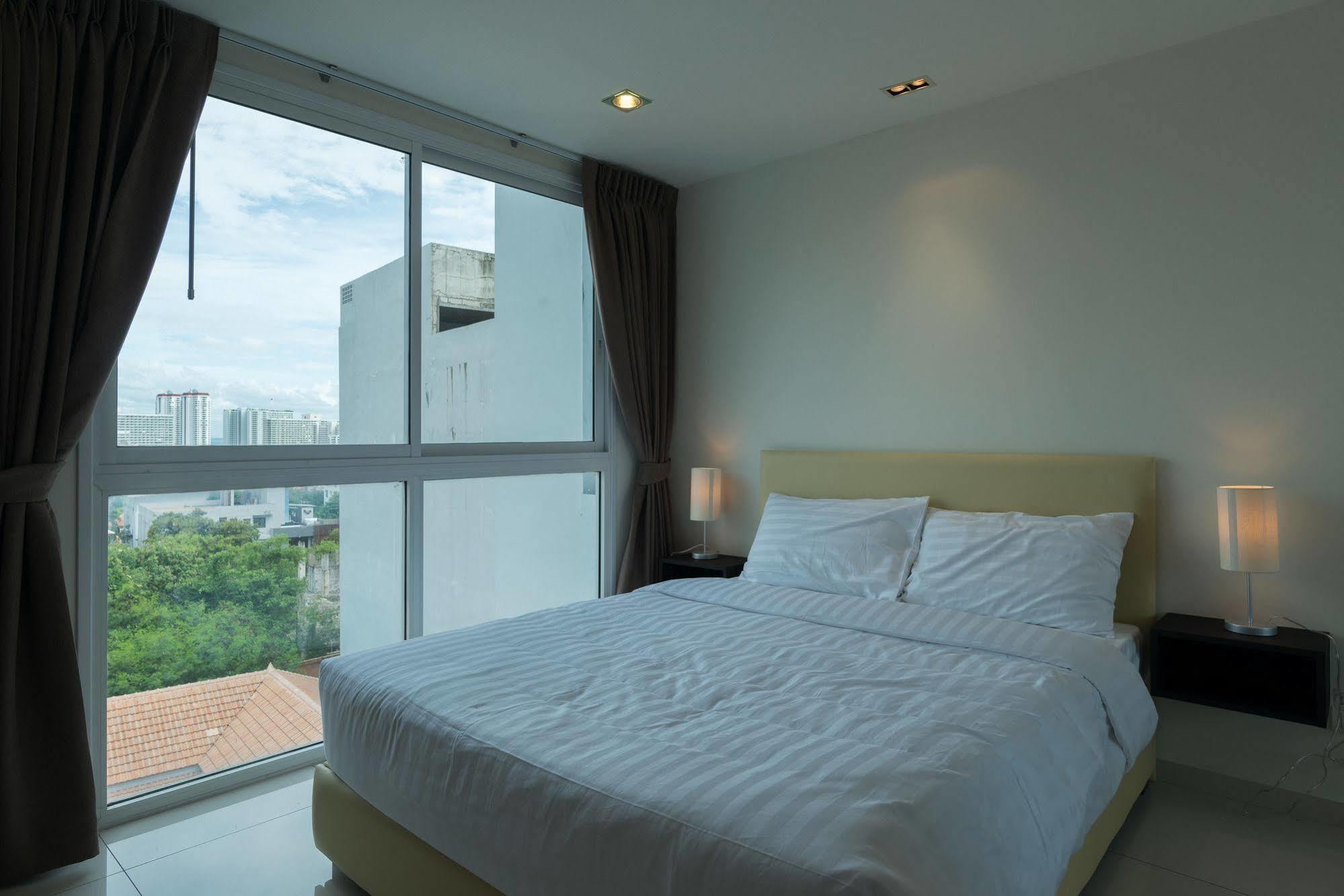 Art On The Hill By Sunny Rentals Apartment Pattaya