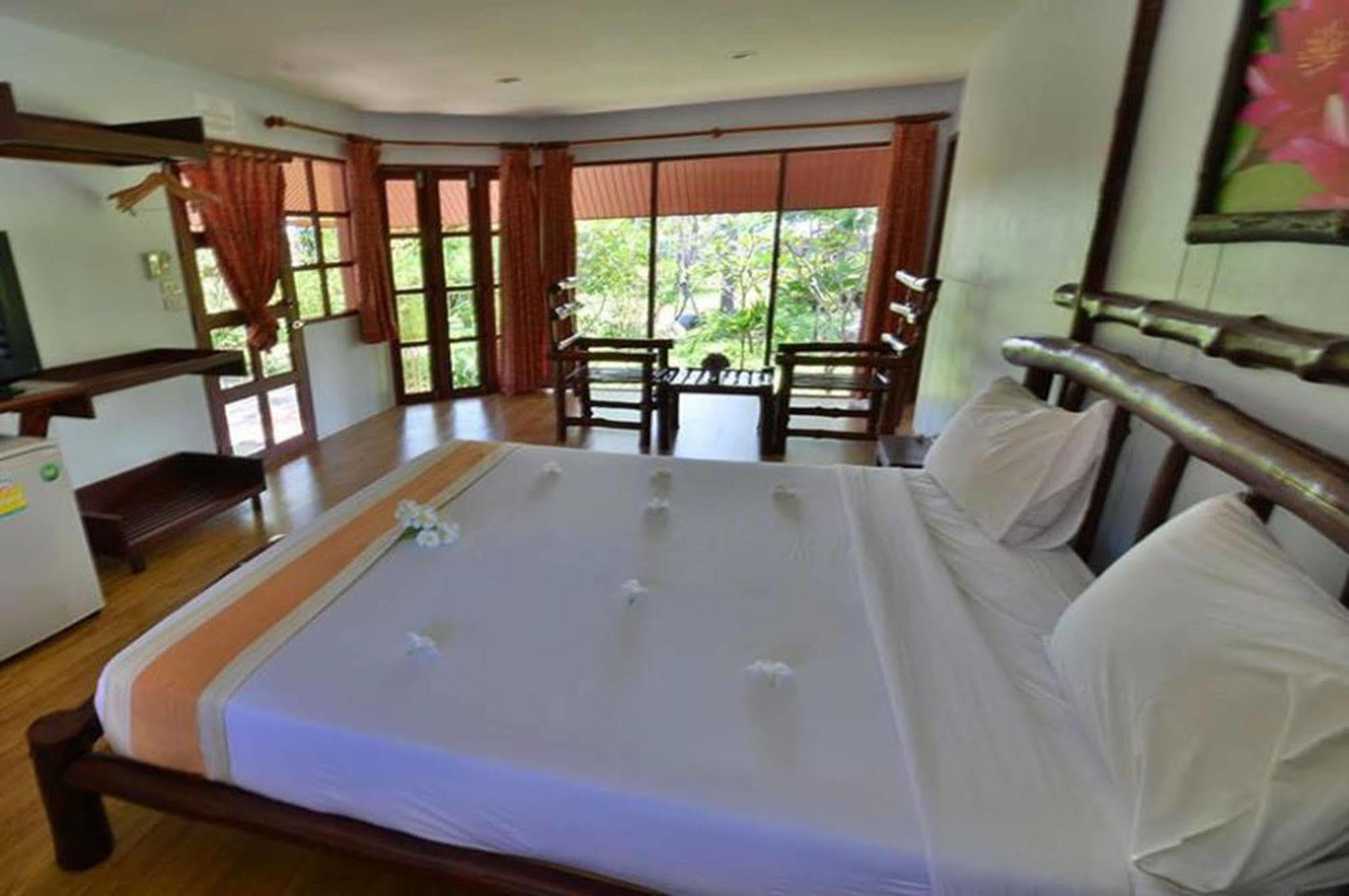 Alongkot Hotel