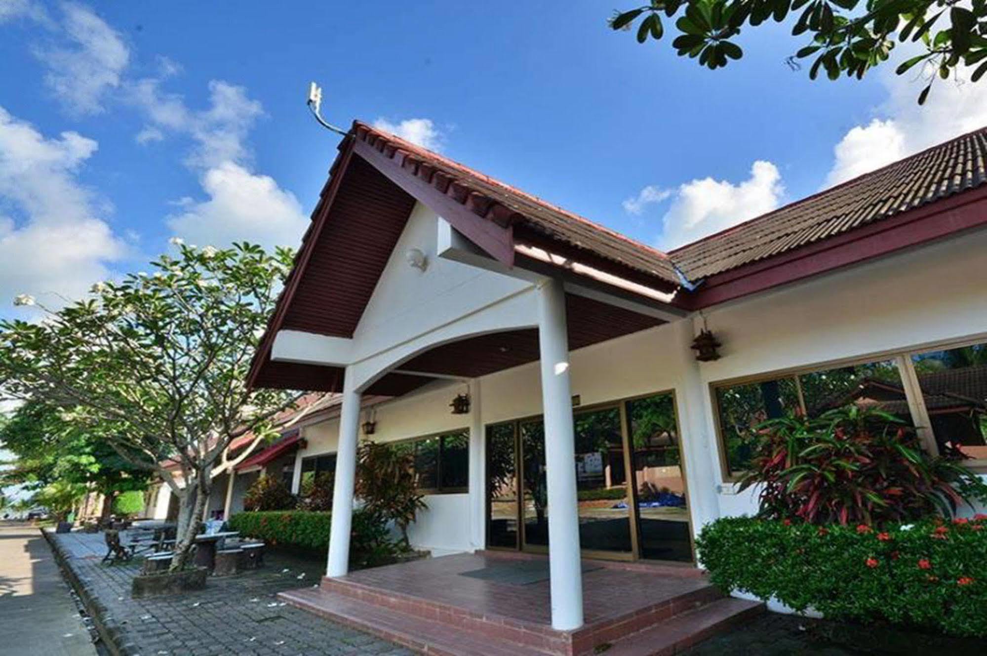 Hotel Alongkot Khanom