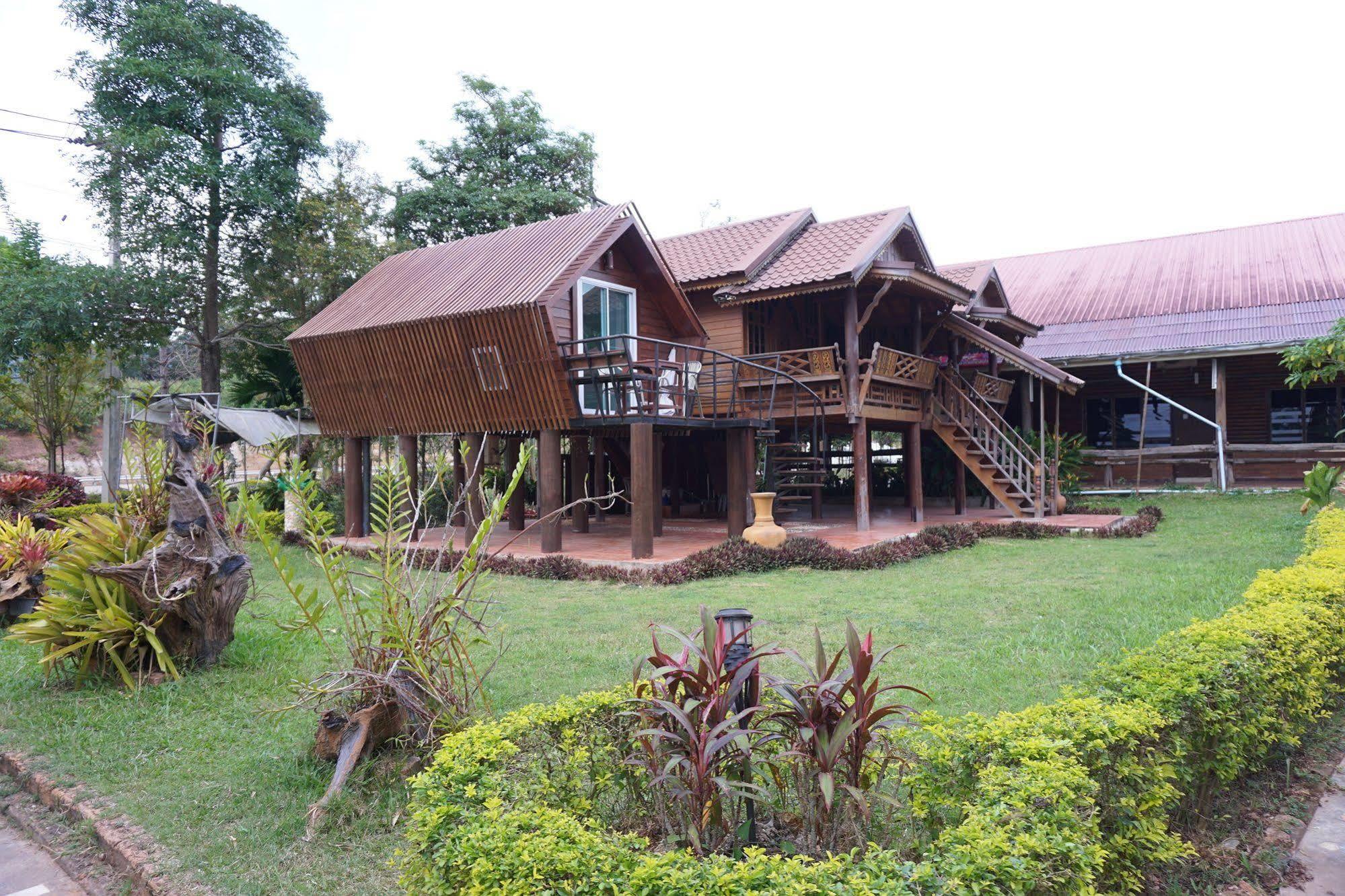 Phurua Bussaba &