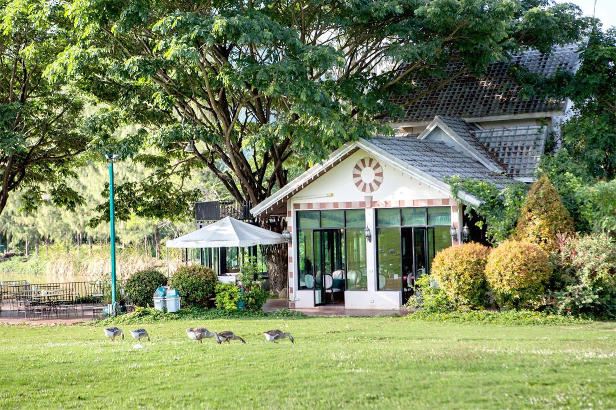 Chateau De Khaoyai & 4*