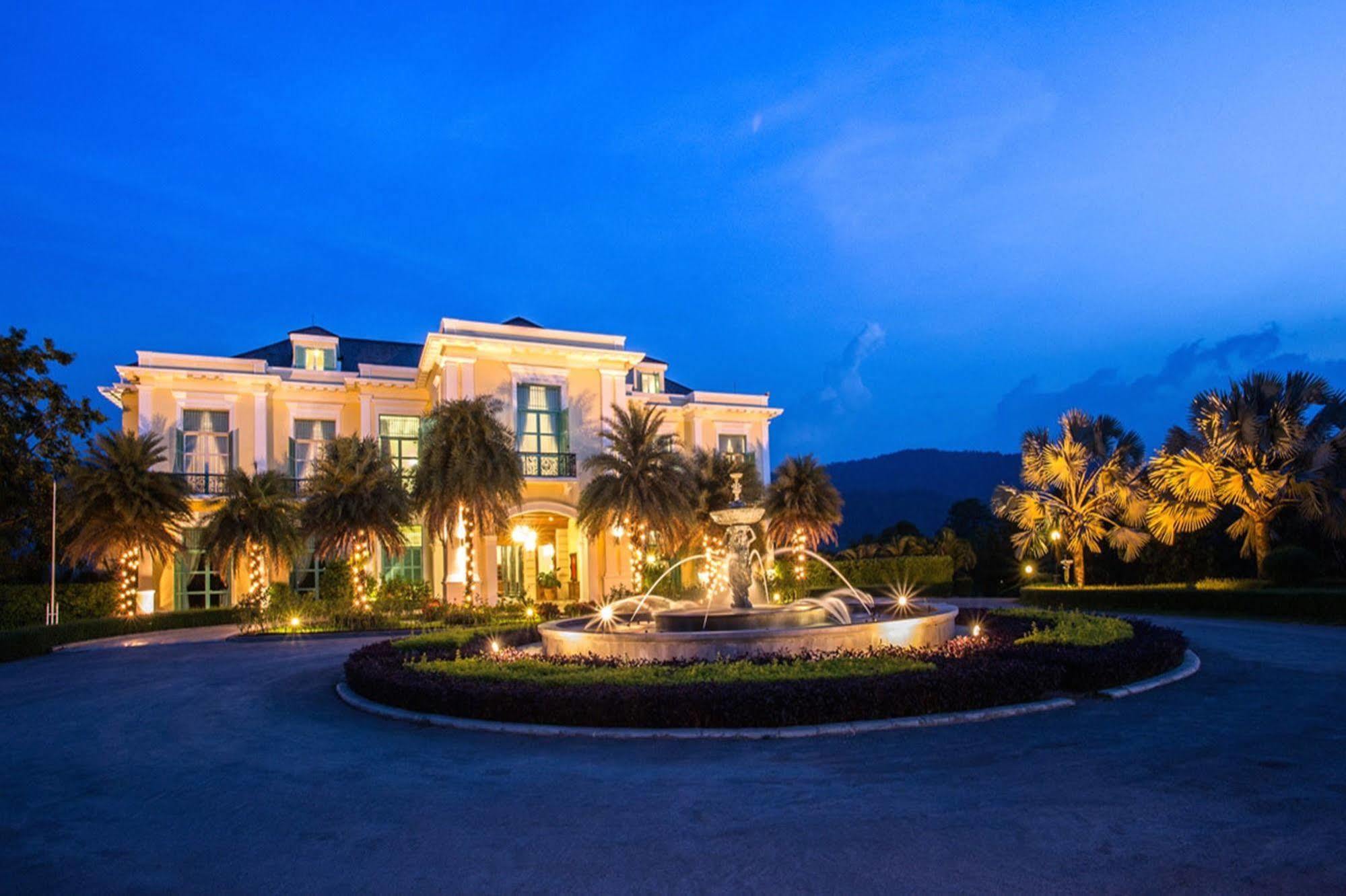 Chateau De Khaoyai & Hotel Pakchong