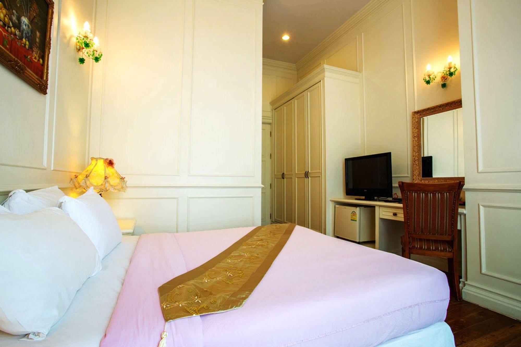 Chateau De Khaoyai & 4* Pakchong
