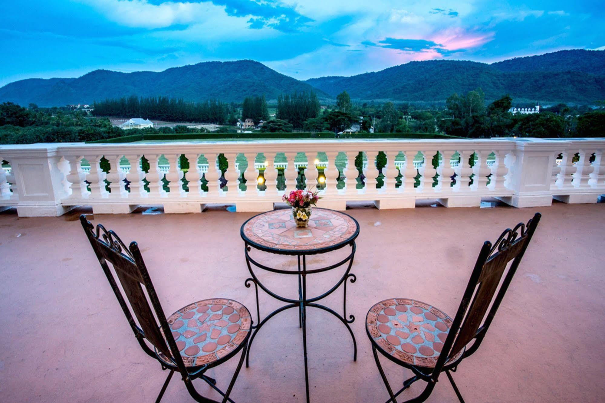Hotel Chateau De Khaoyai & 4*