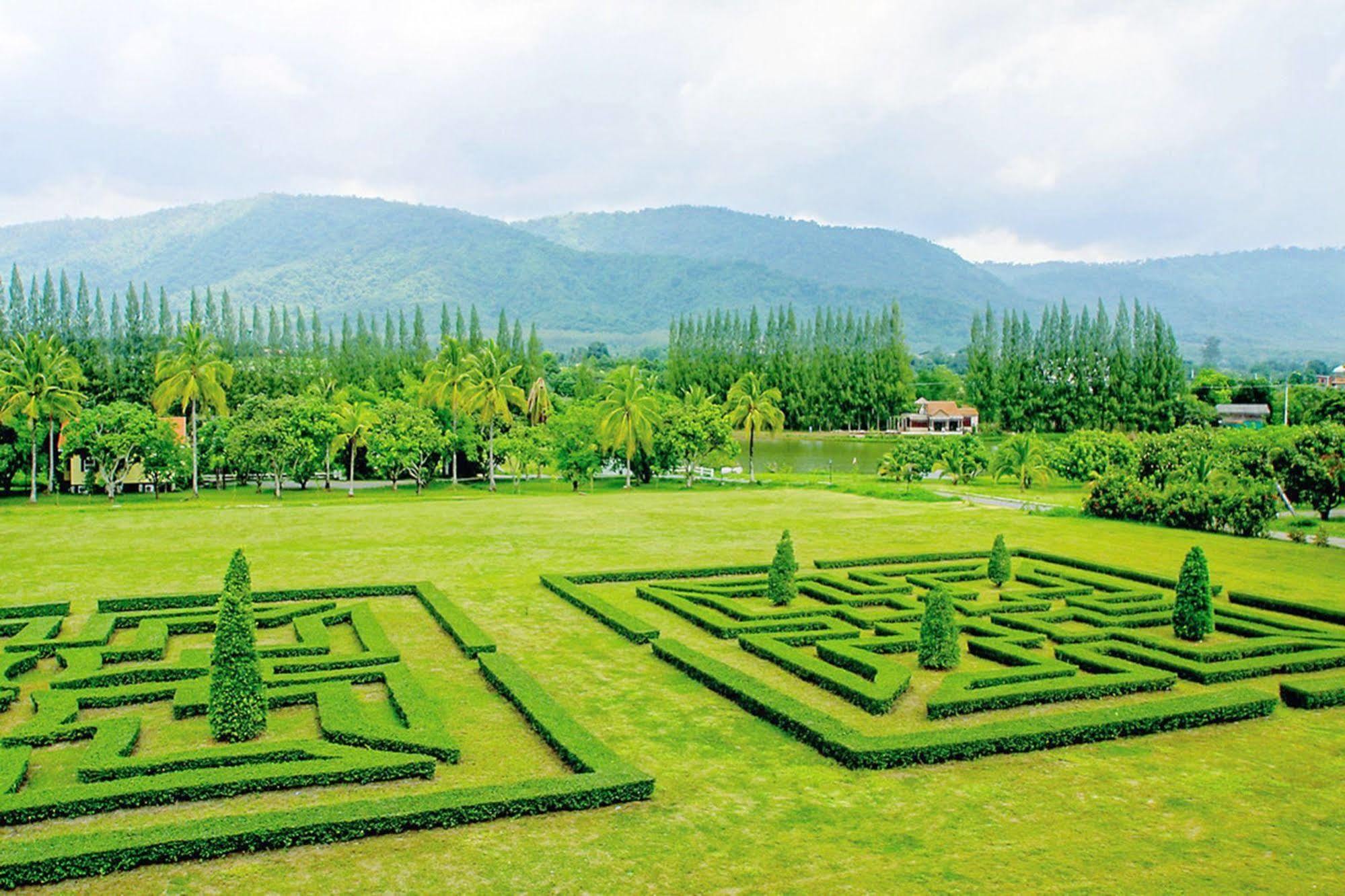 Chateau De Khaoyai & Hotel 4*