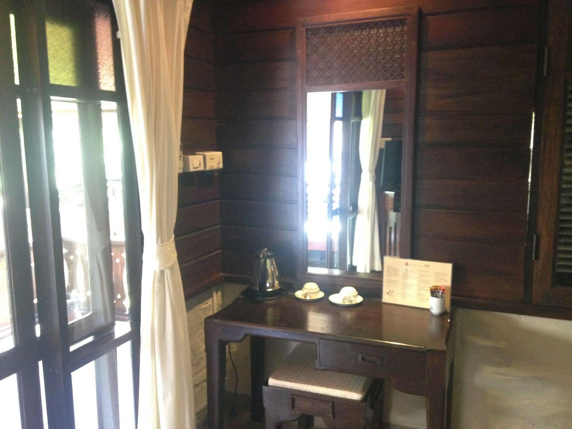 River Corner Resort 4*