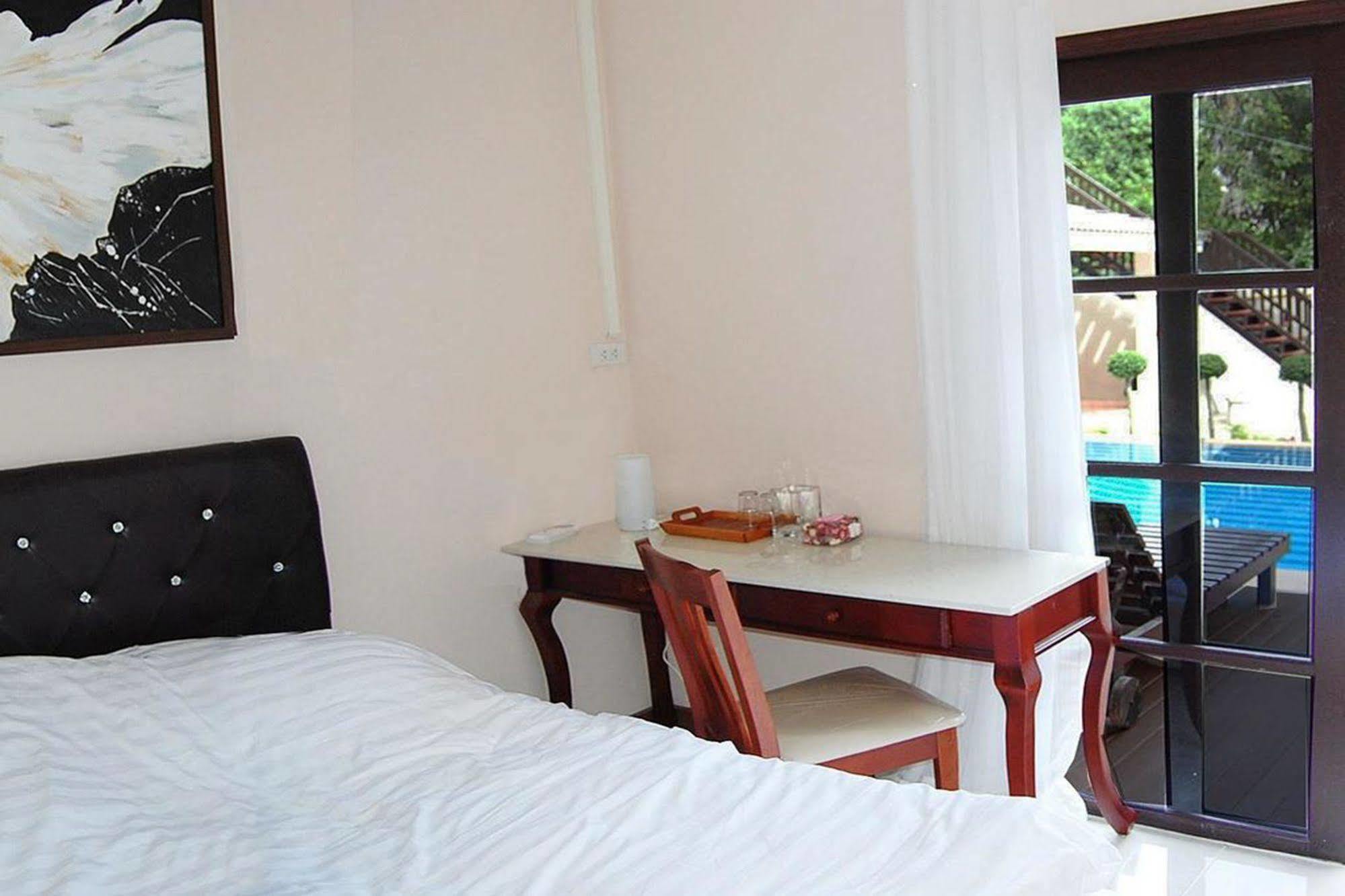Nasuk House Homestay *