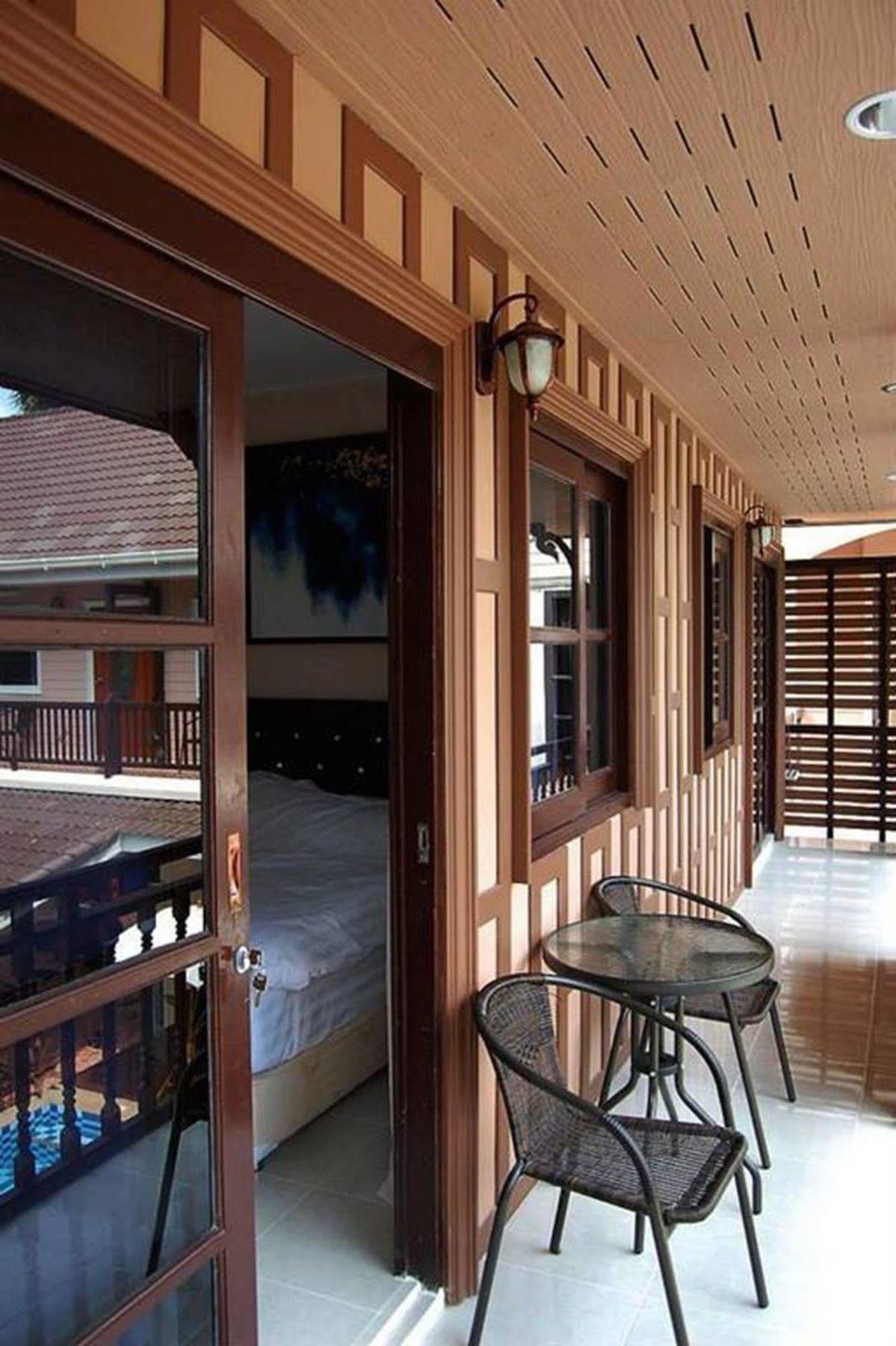 Nasuk House Homestay *