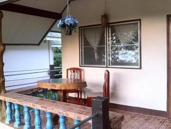 Hotel Subtawee Surat Thani