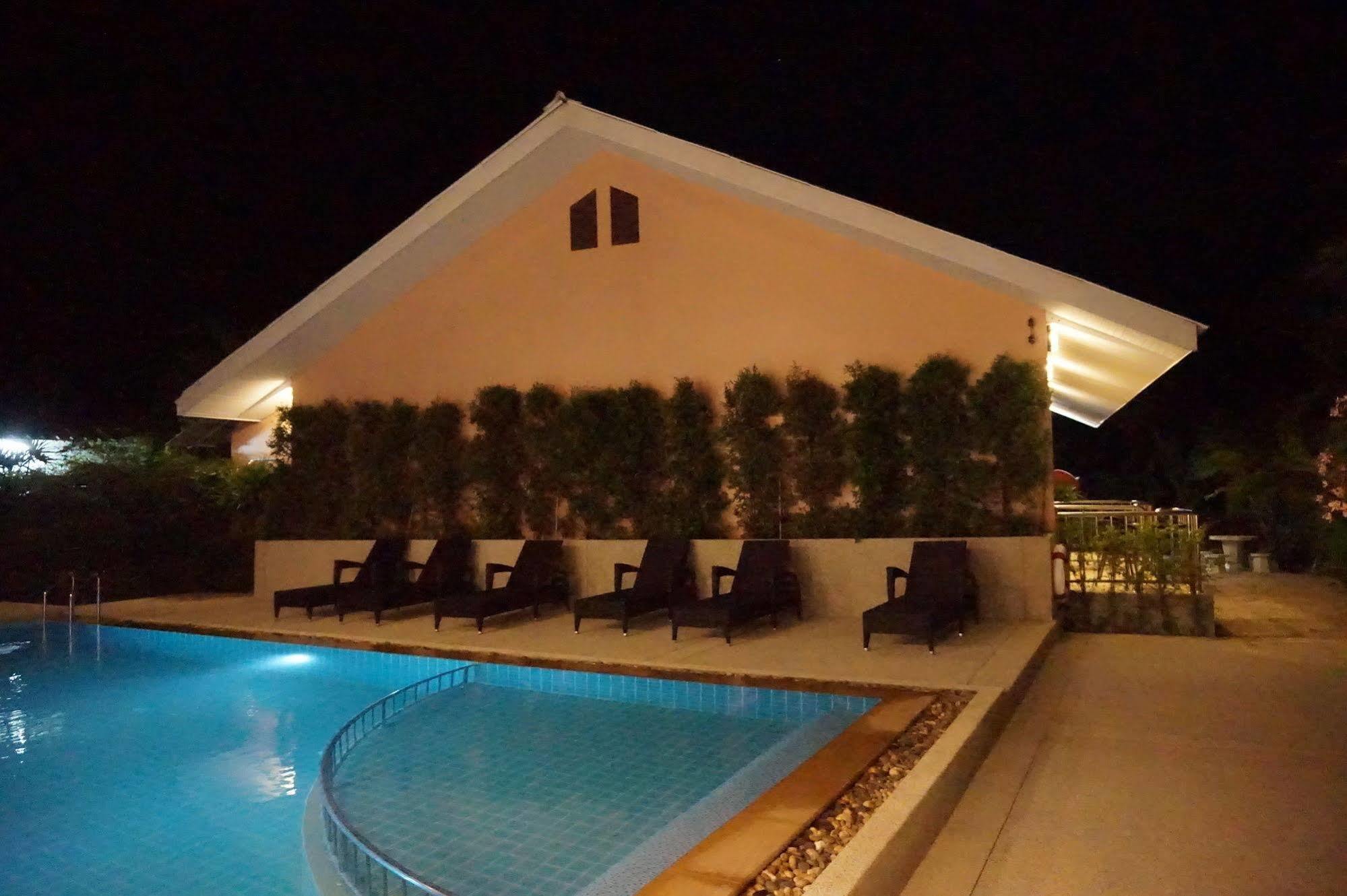 Snowhouse Aonang Krabi Guest house 3*
