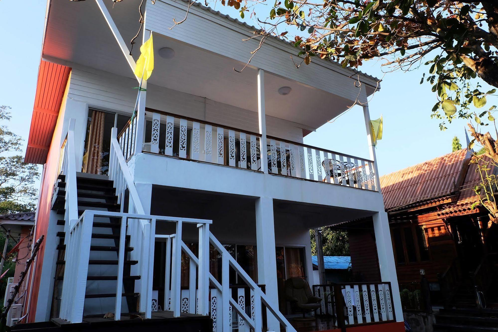 Seahorse And Restaurant Hotel