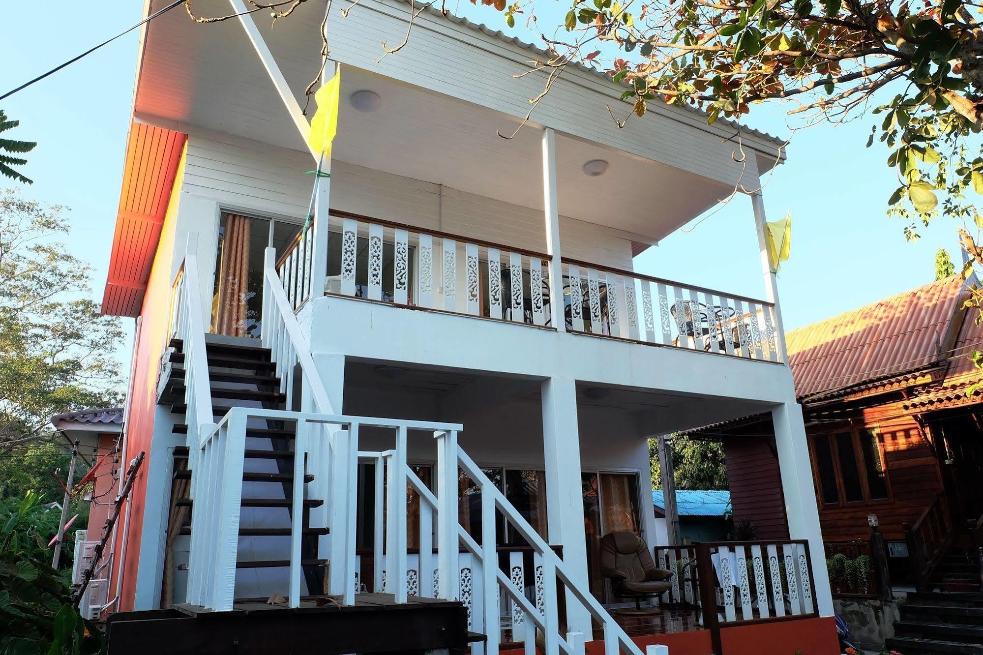 Seahorse And Restaurant Hotel