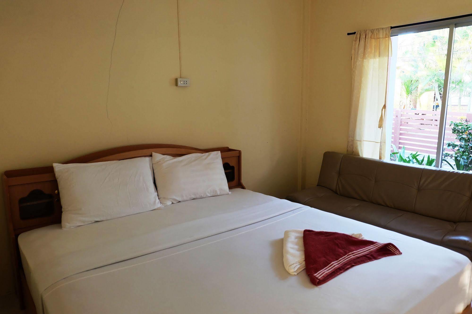Seahorse And Restaurant Hotel Koh Samet
