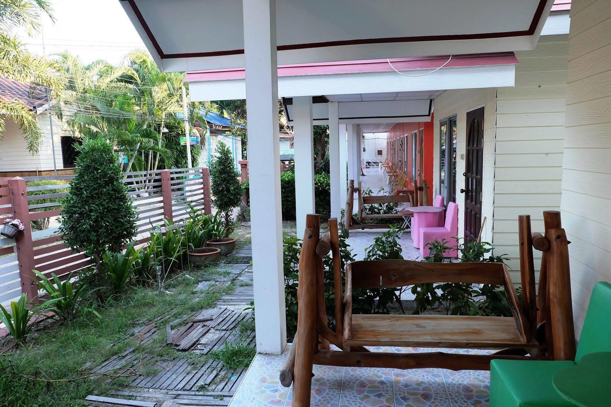 Seahorse And Restaurant Koh Samet