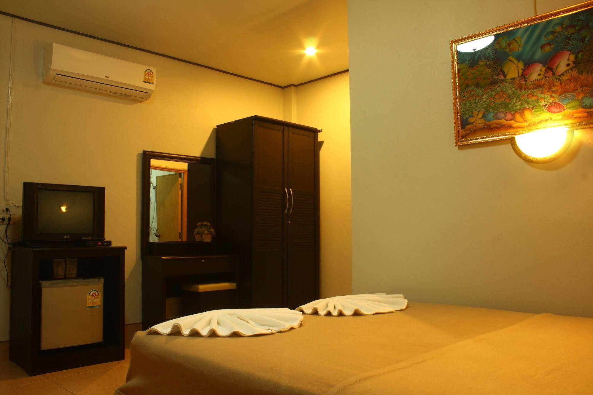 Phumthadarommanee Resort 2*