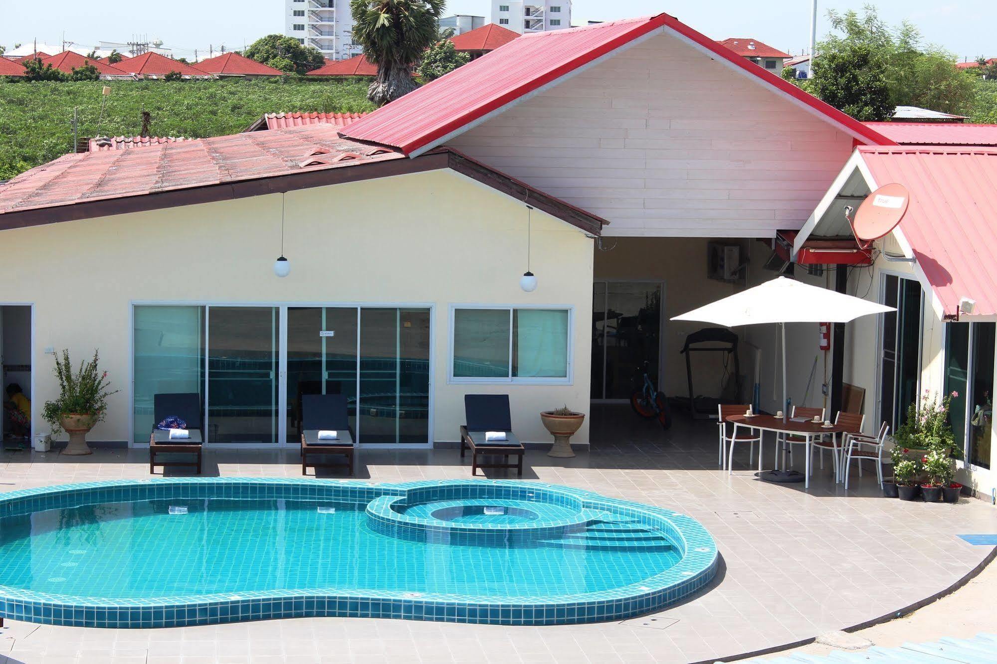 Baan Kaew Ruen Kwan 2* Jomtien Beach