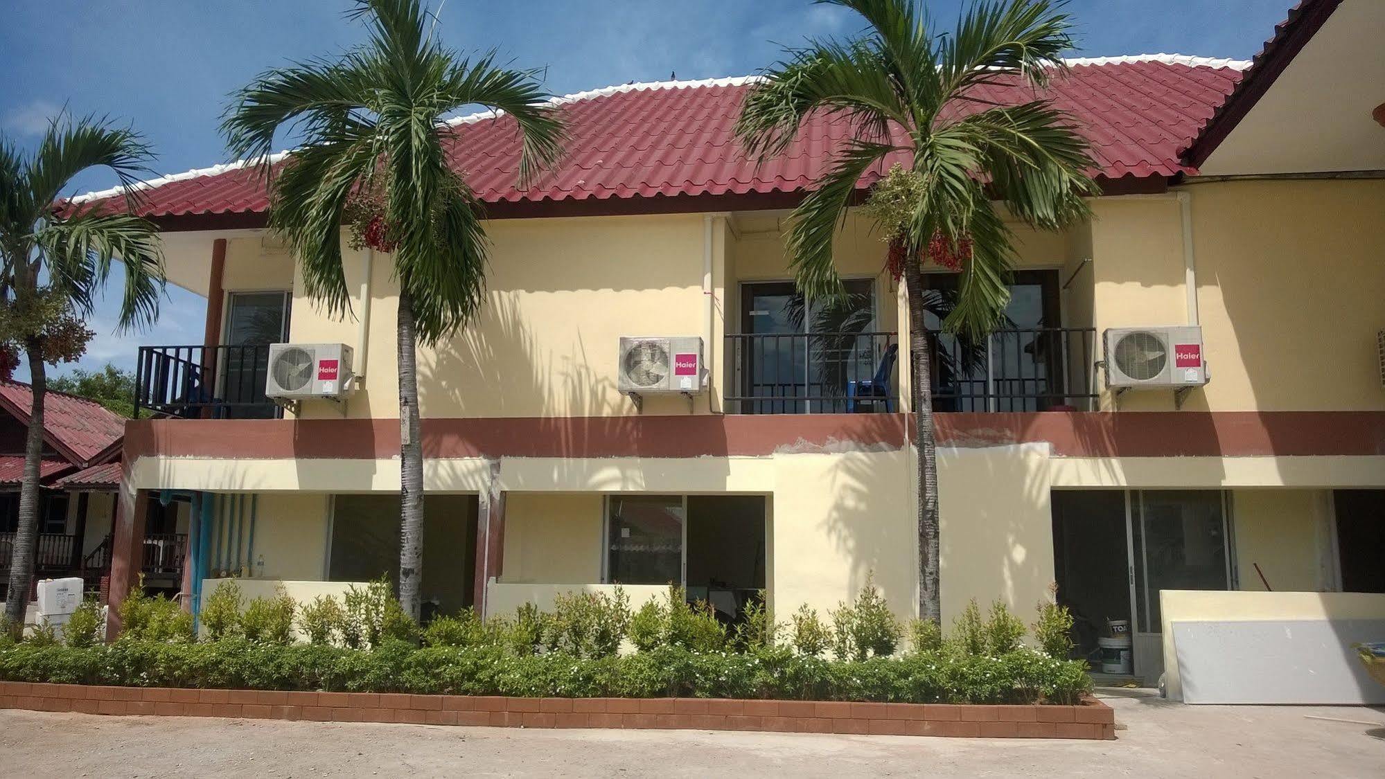 Holiday park Baan Kaew Ruen Kwan 2*