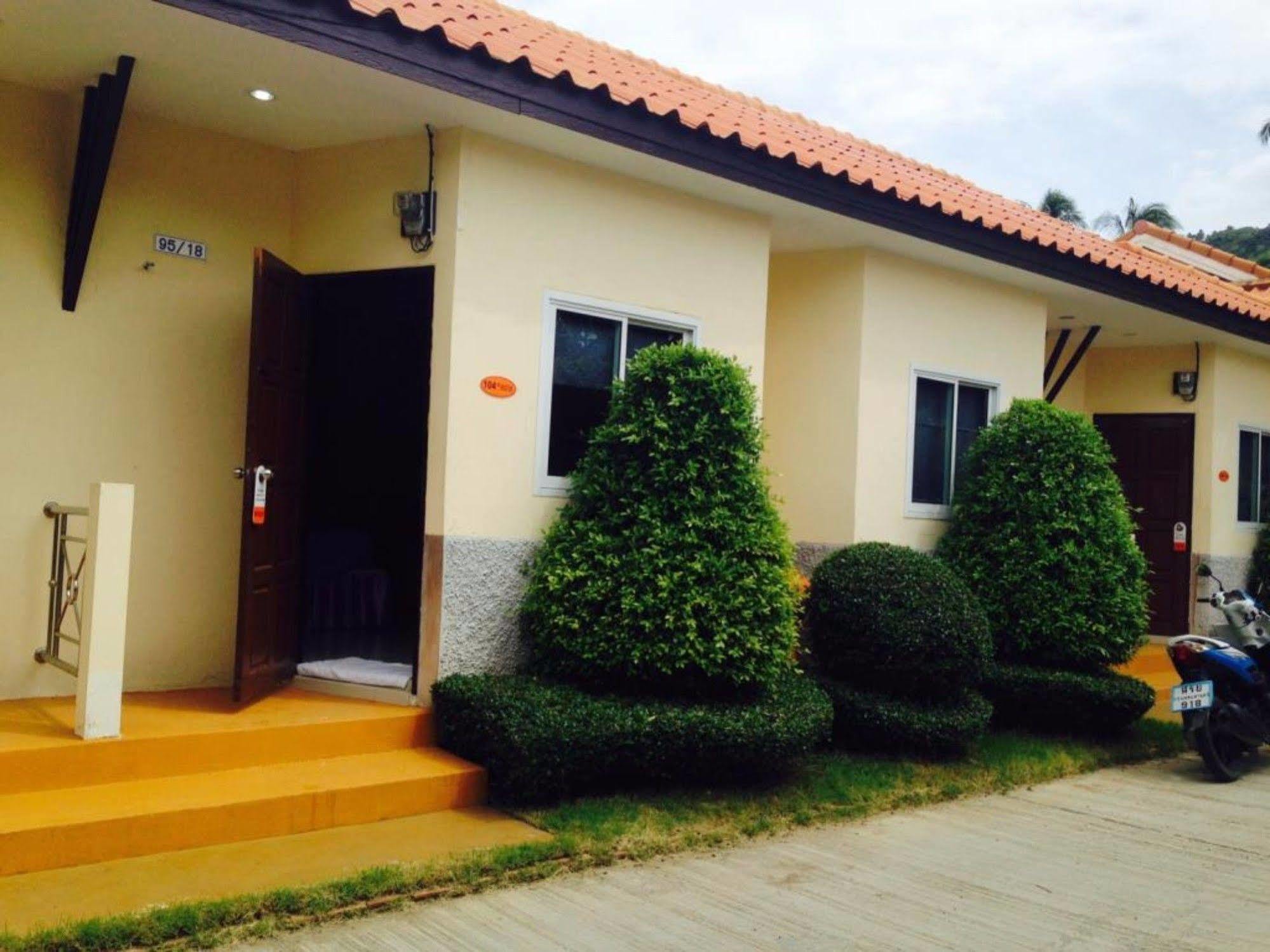 Hotel At