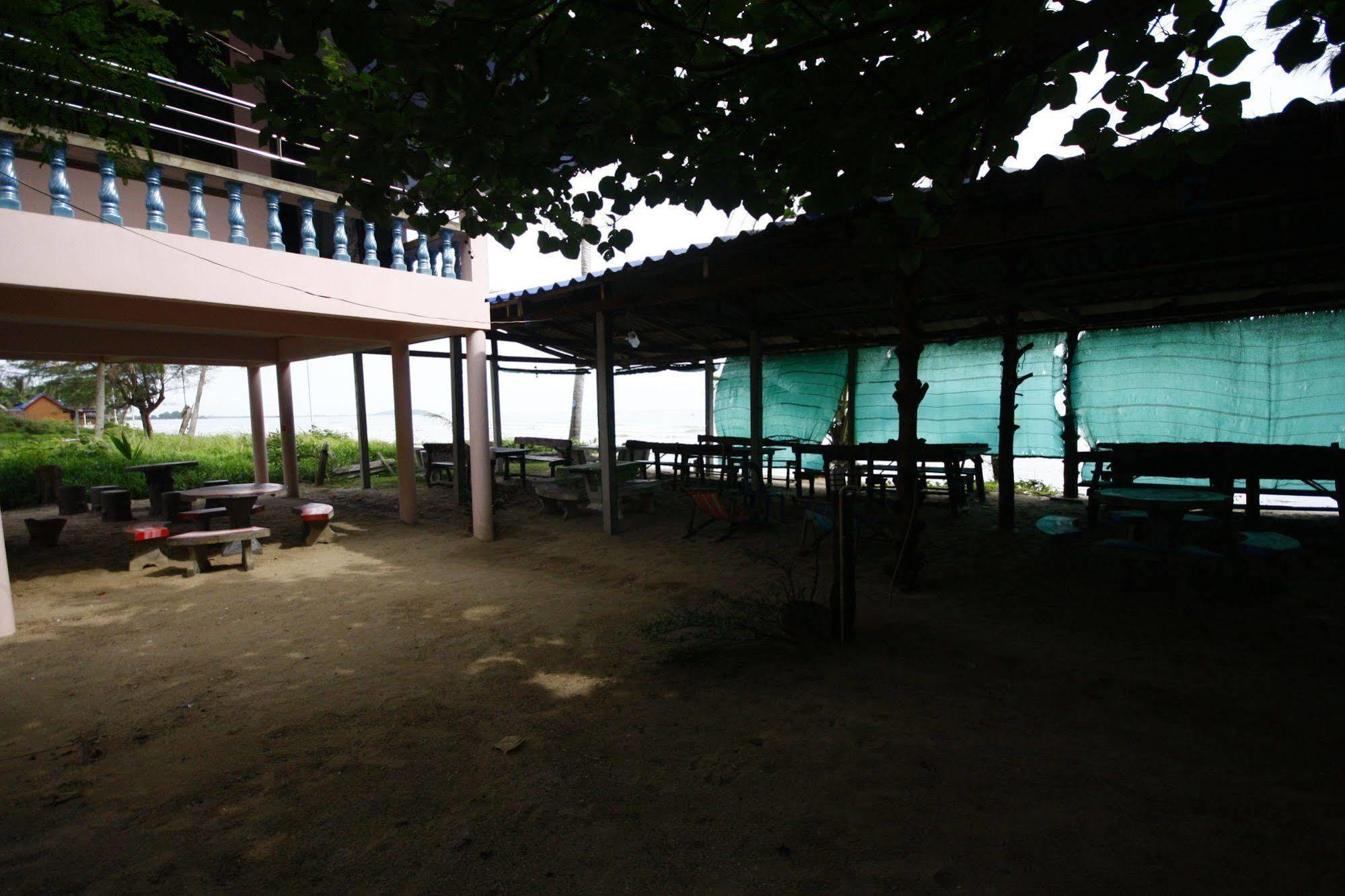 Chaiwat * Laem Sing