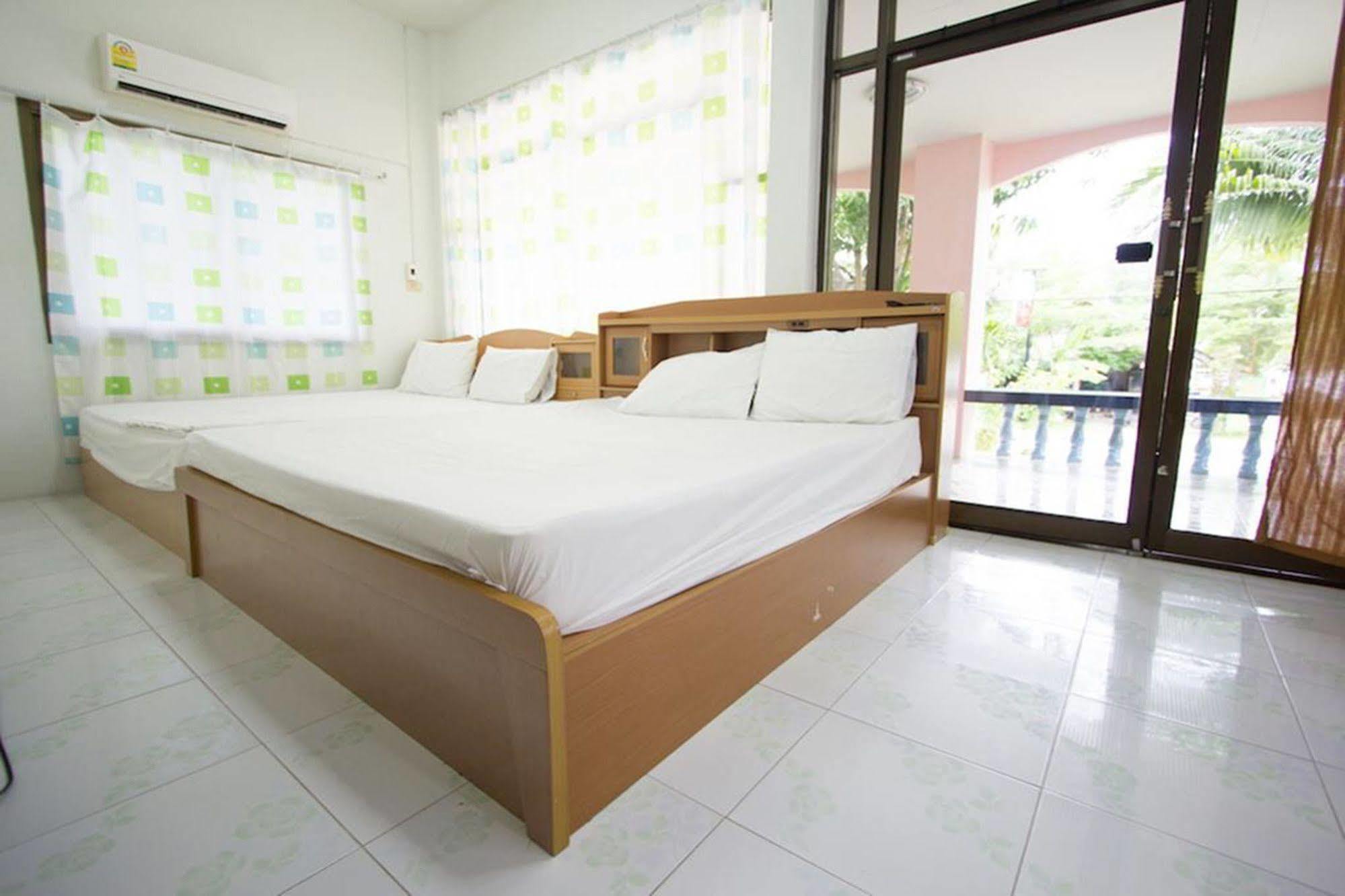 Resort Chaiwat *