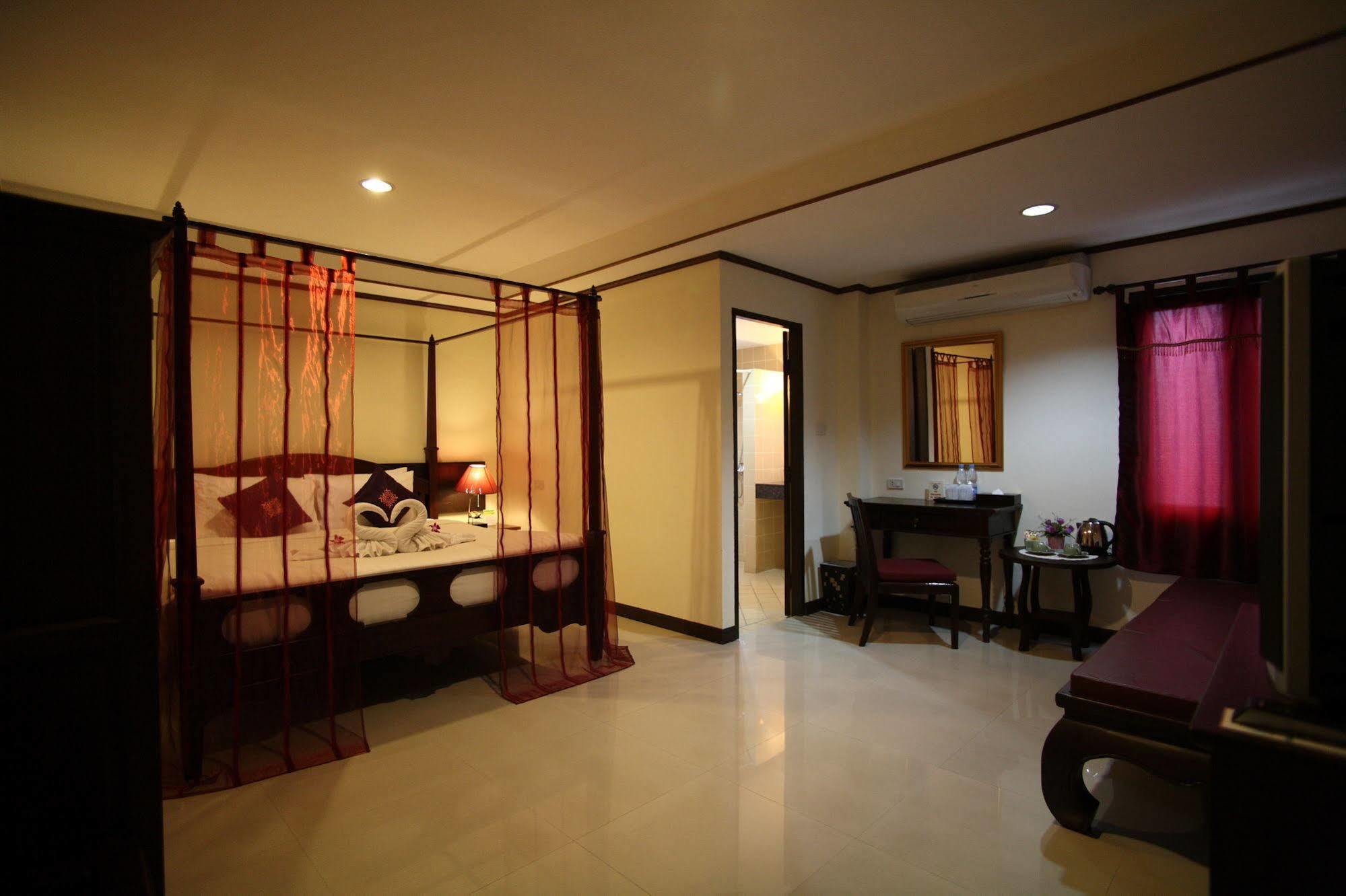 Hotel Na Thapae 3*