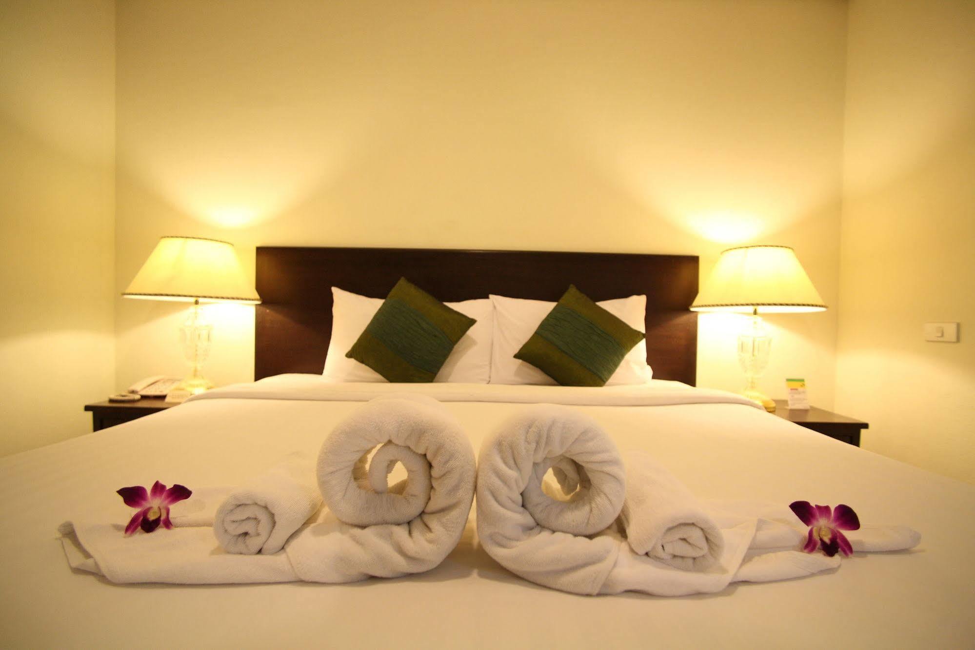 Na Thapae Hotel