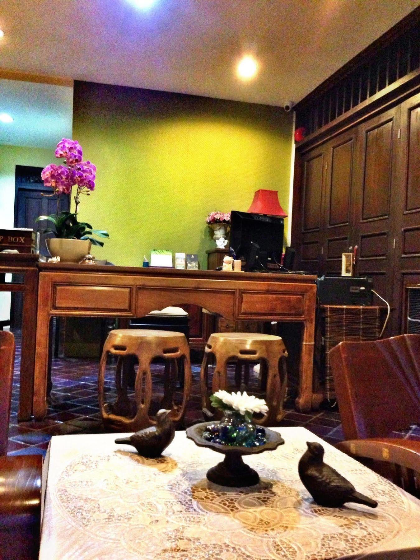 Na Thapae Hotel