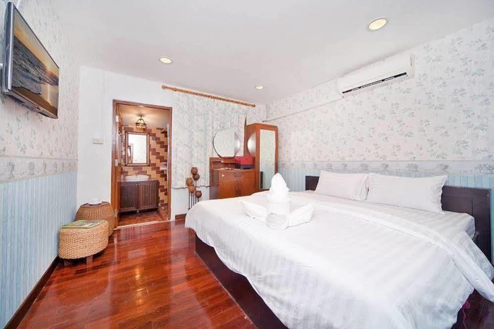 Baan Ruean Thai *