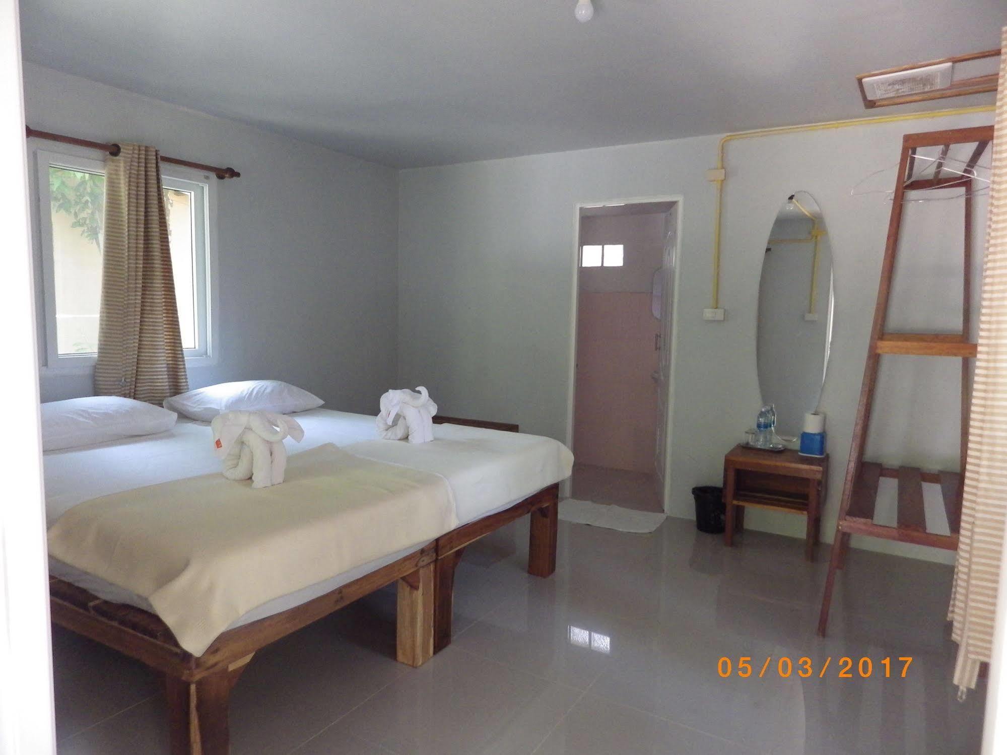 Resort The Sun And Restaurant Koh Phayam