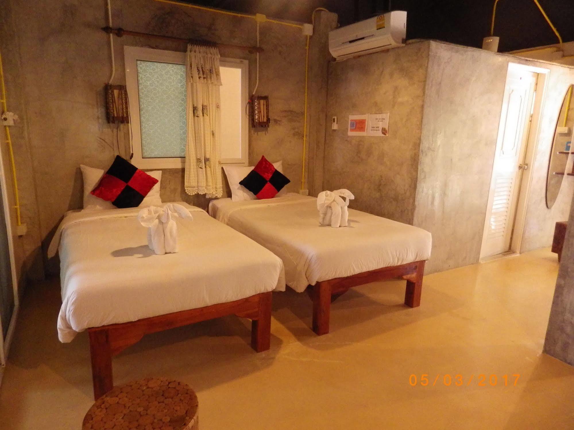 The Sun And Restaurant Resort Koh Phayam