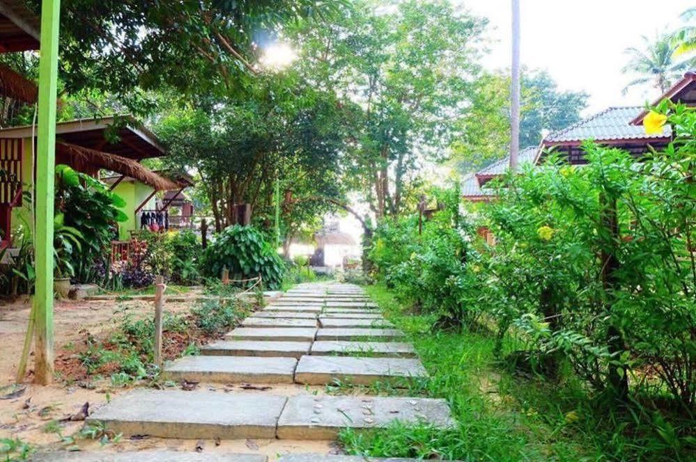 The Sun And Restaurant Resort