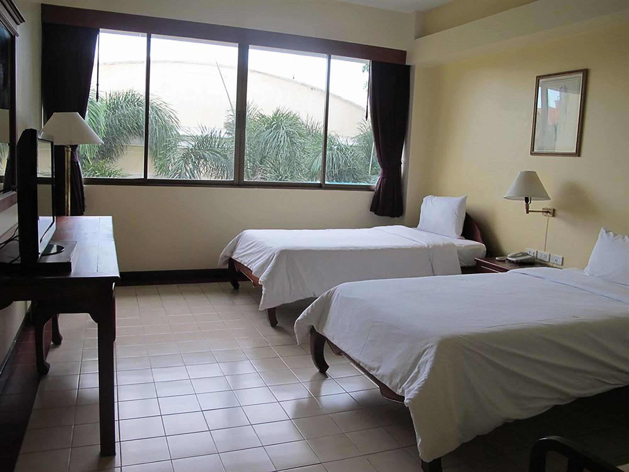 Mae Pim Hotel 3*