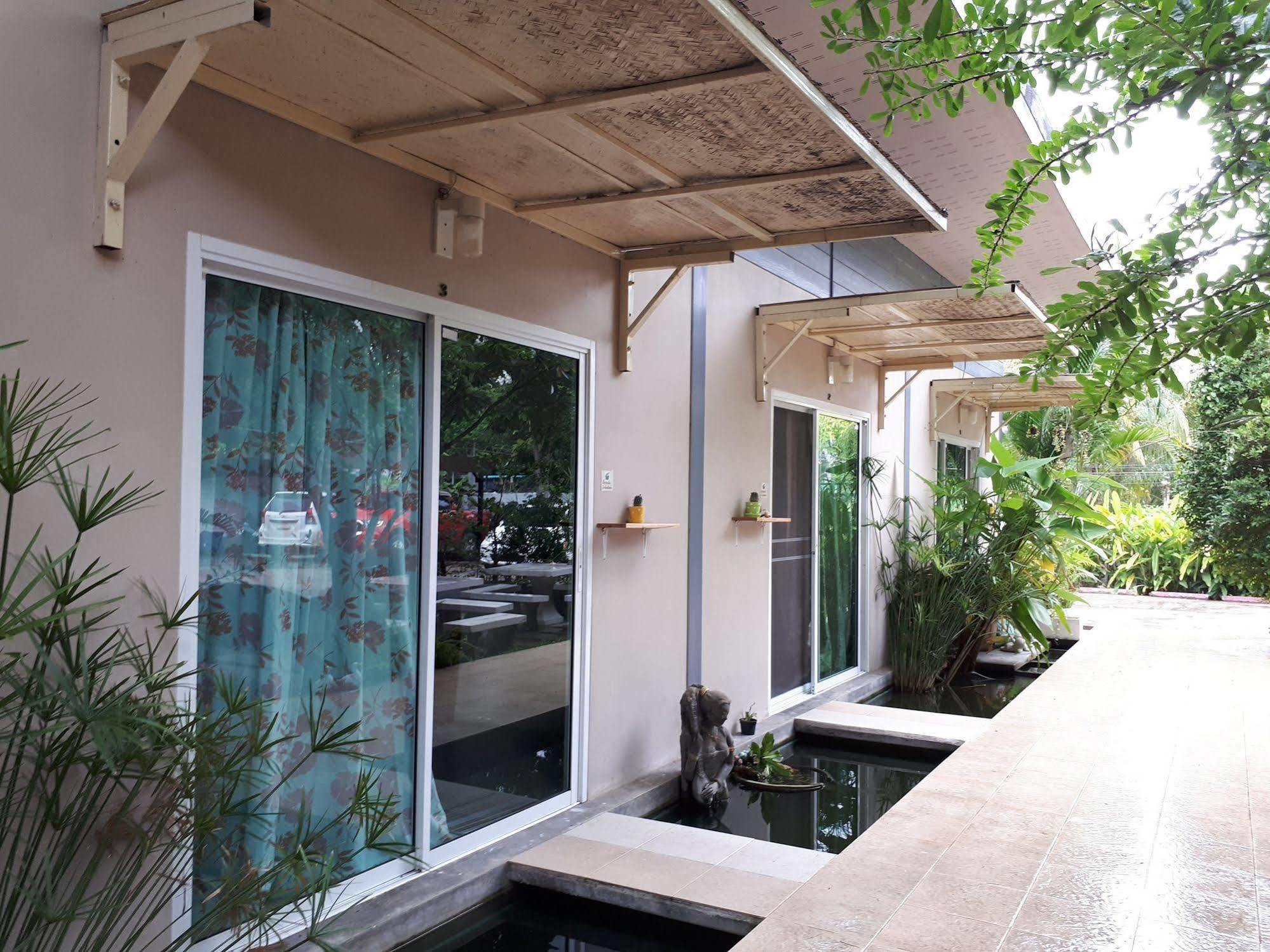Baan Homlamoon Resort Suan Phueng