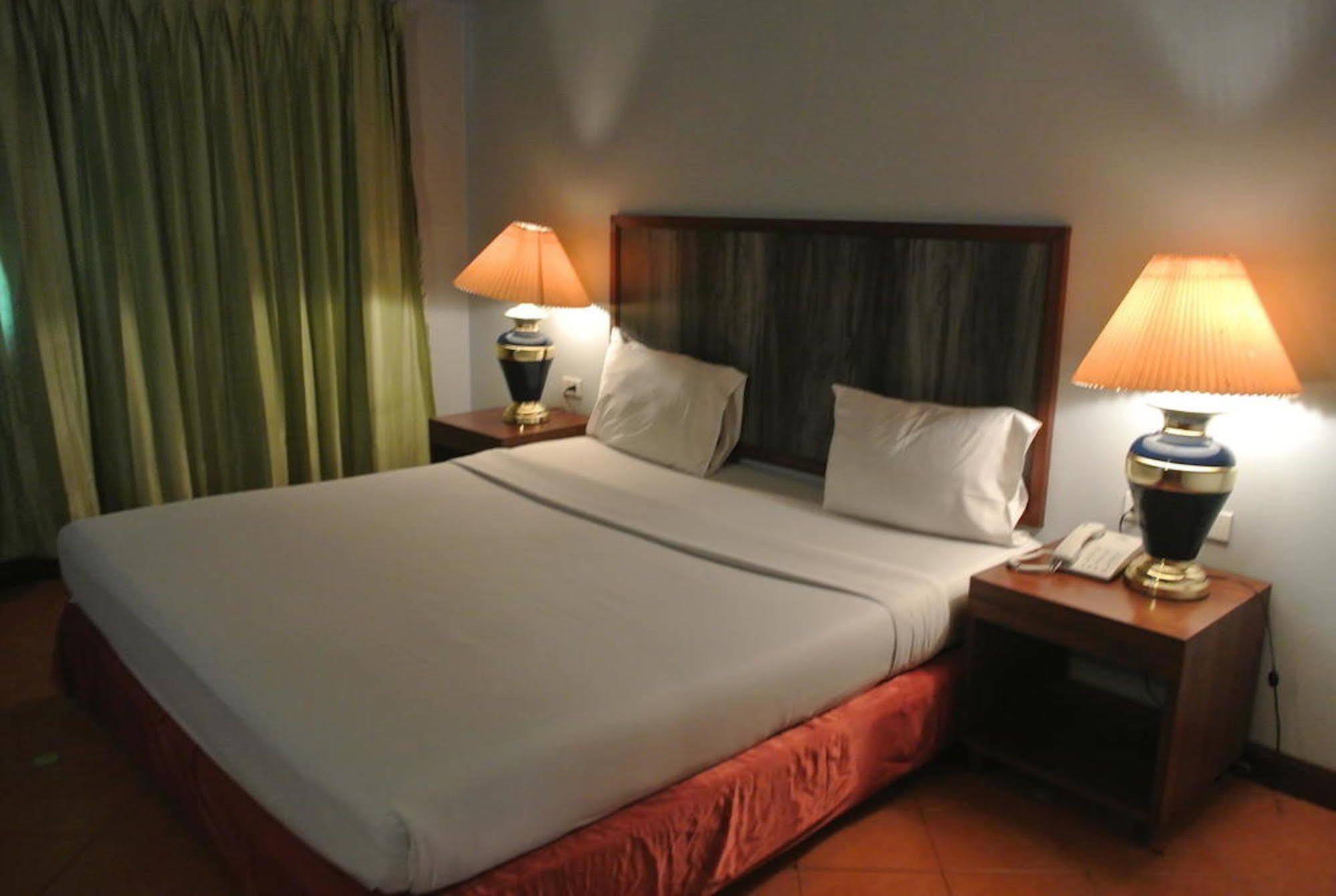 Hejia Grand Hotel 3*