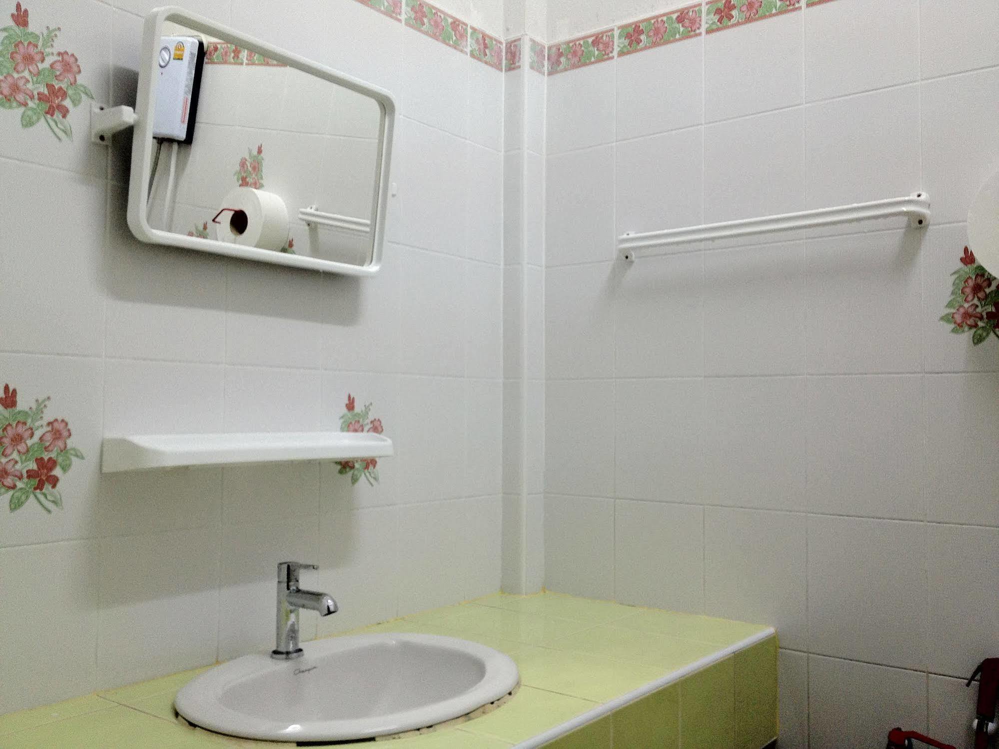 Hostel Yai Youth Hat Yai
