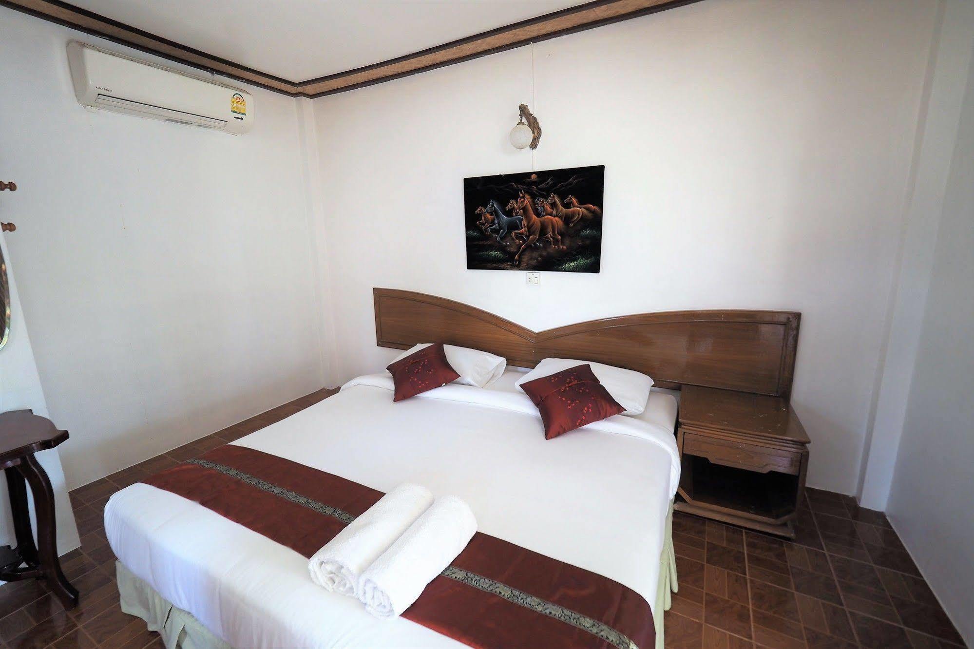 Khaothone River View 3* Sai Yok