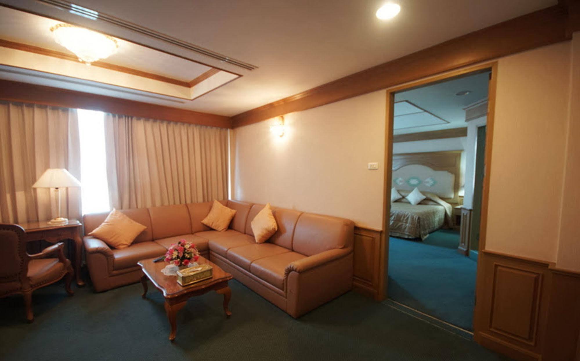 Dhevaraj Hotel