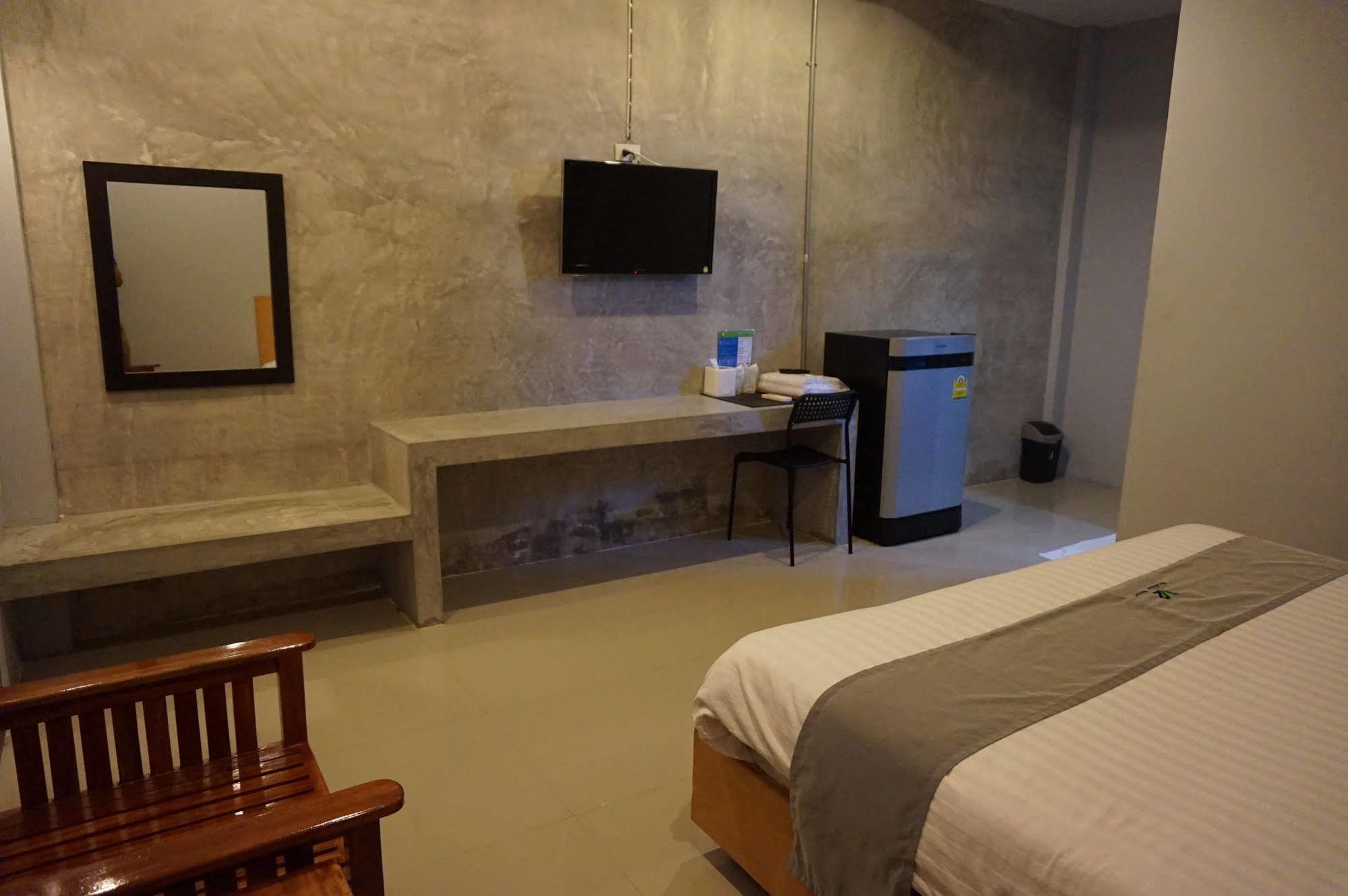 V2 Boutique Hotel