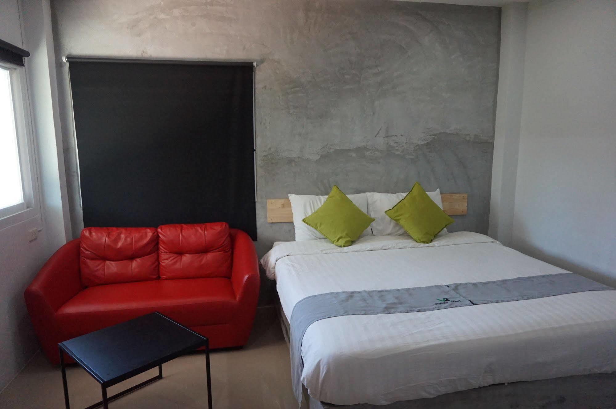 Hotel V2 Boutique Warin Chamrap