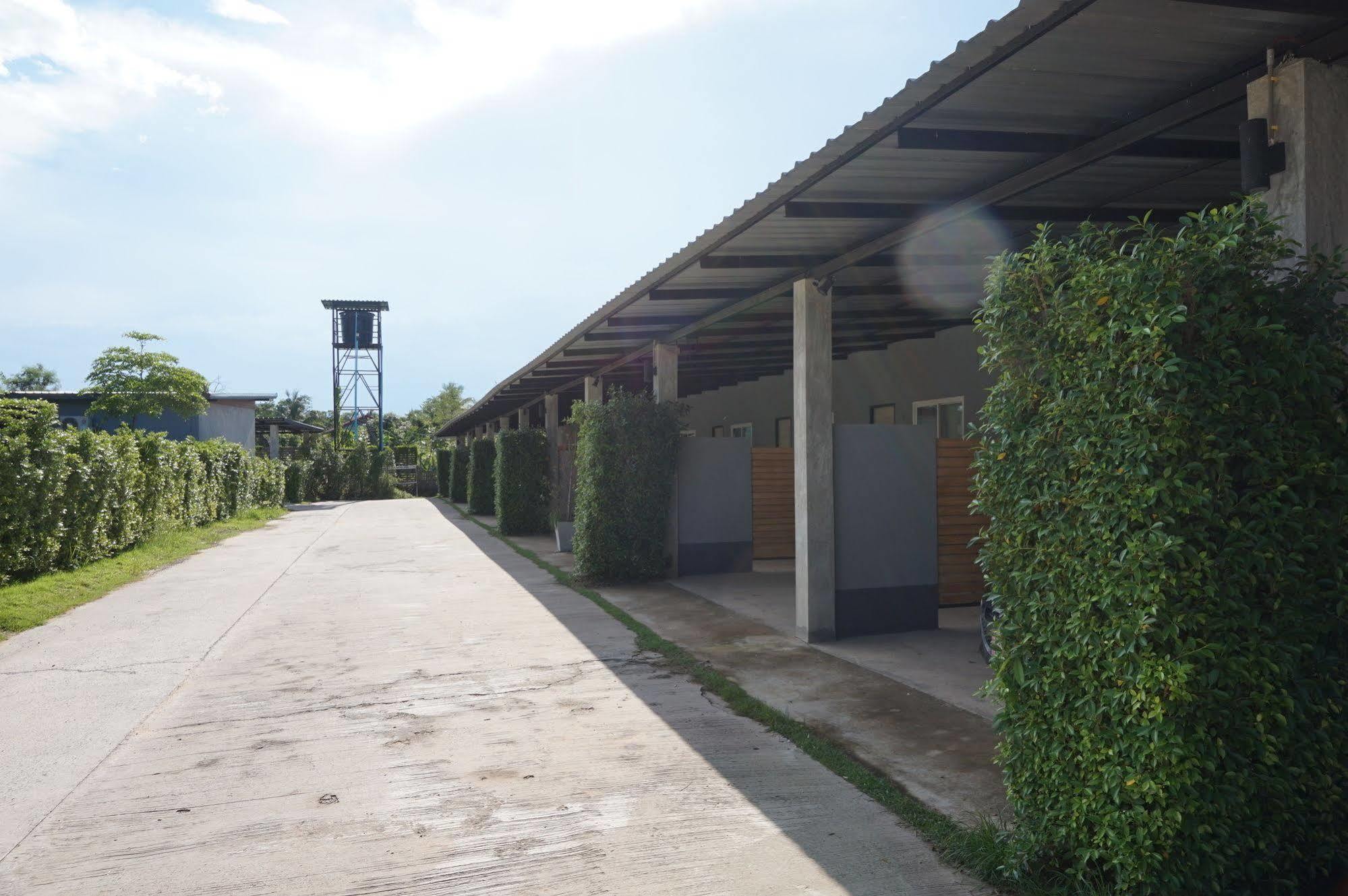 V2 Boutique Hotel Warin Chamrap