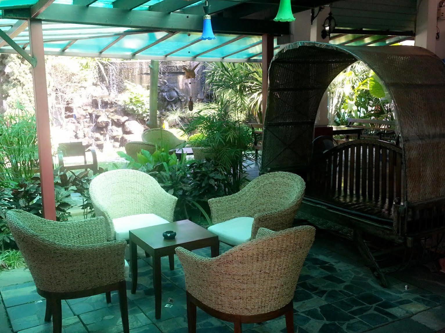Karinthip Village 3*