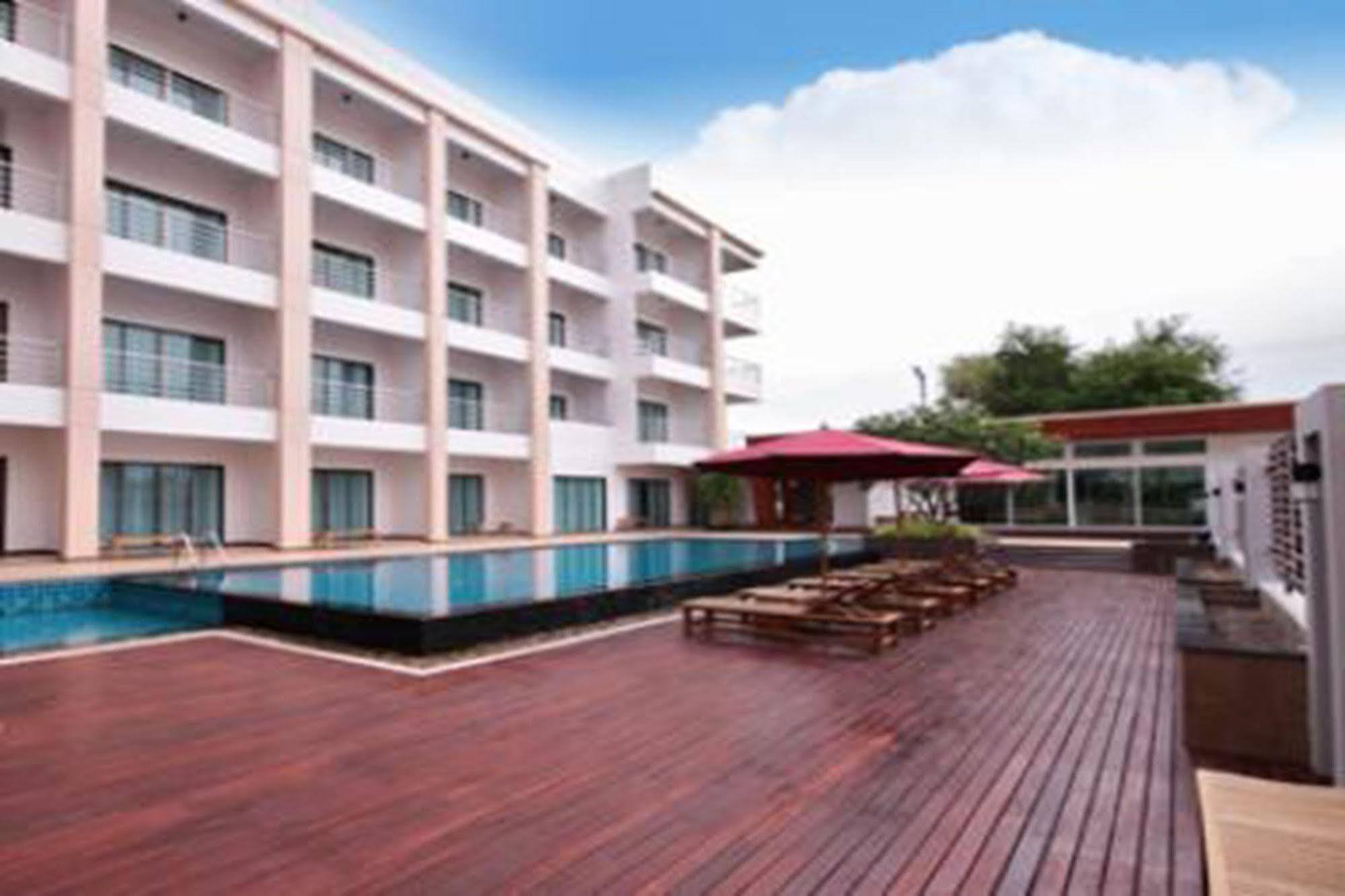 Paragon Hotel