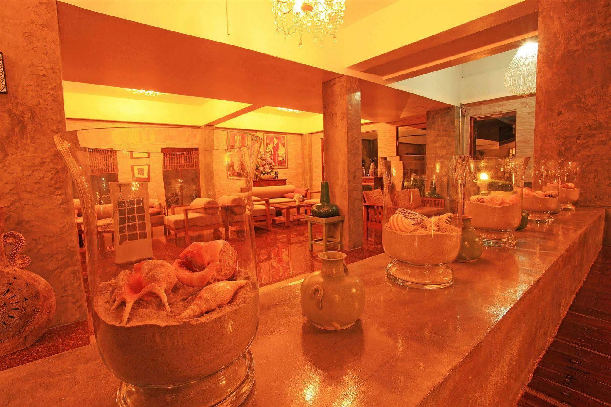Ladawan Boutique Hotel Bang Saphan