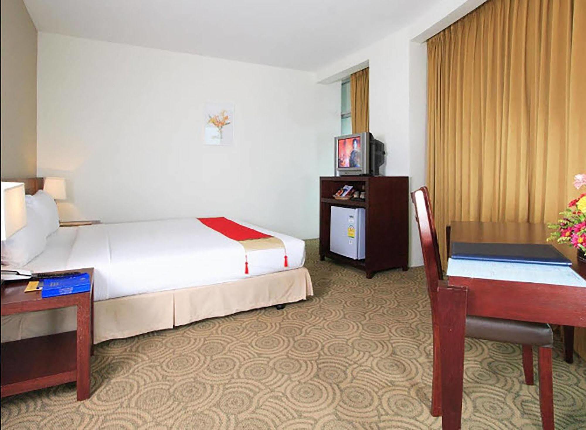 Golden Crown Grand 3* Hat Yai