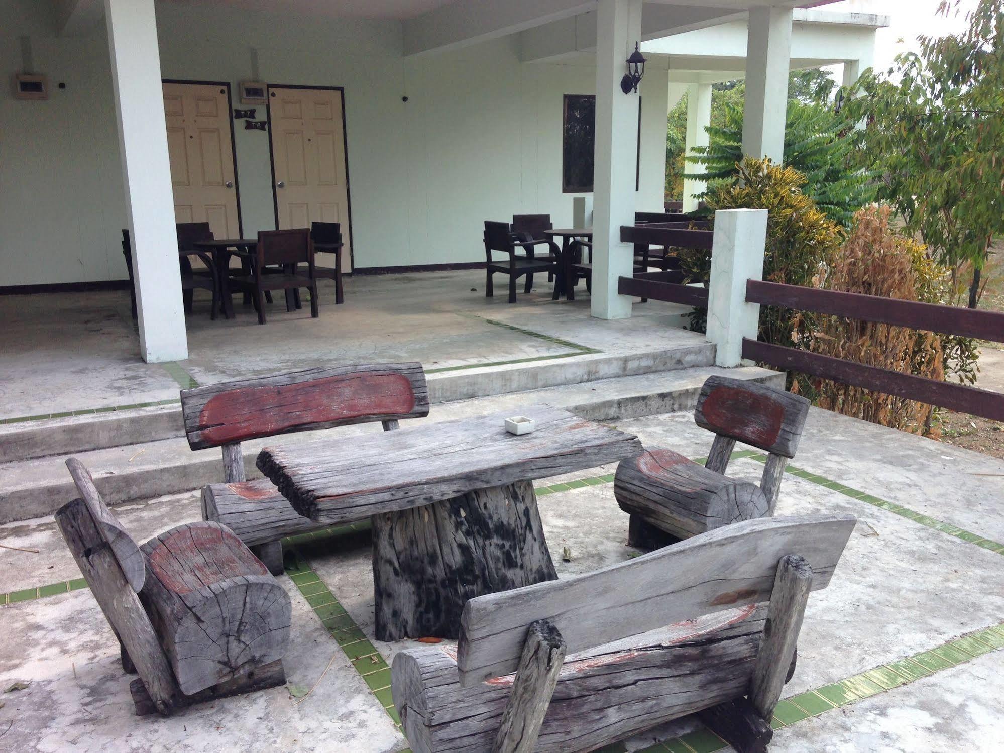 Hotel Backpackers Paradise (adults Only)